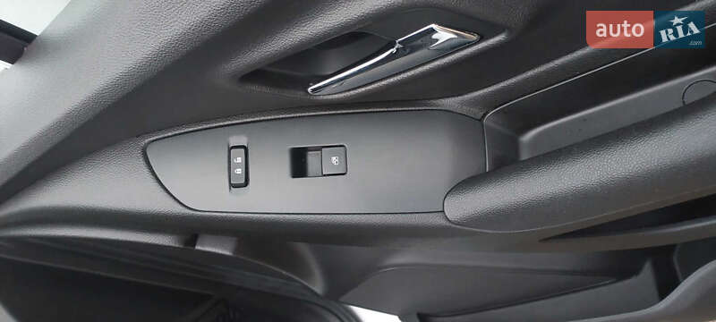 Внедорожник / Кроссовер Chevrolet Trax 2017 в Киеве