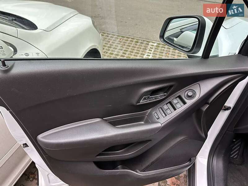 Внедорожник / Кроссовер Chevrolet Trax 2017 в Киеве фото 7 Внедорожник / Кроссовер Chevrolet Trax 2017 в Киеве