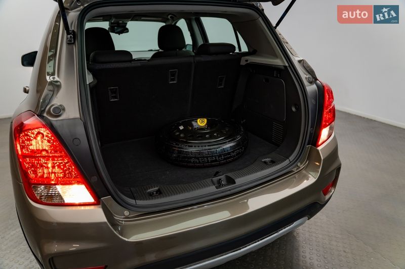 Внедорожник / Кроссовер Chevrolet Trax 2020 в Киеве