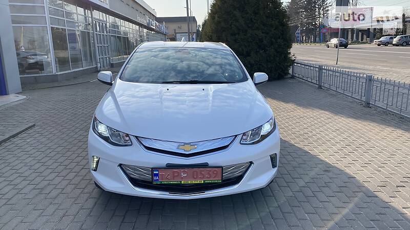 Лифтбек Chevrolet Volt 2018 в Киеве