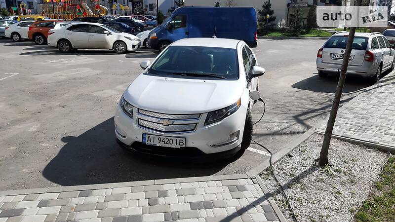 Лифтбек Chevrolet Volt 2015 в Киеве
