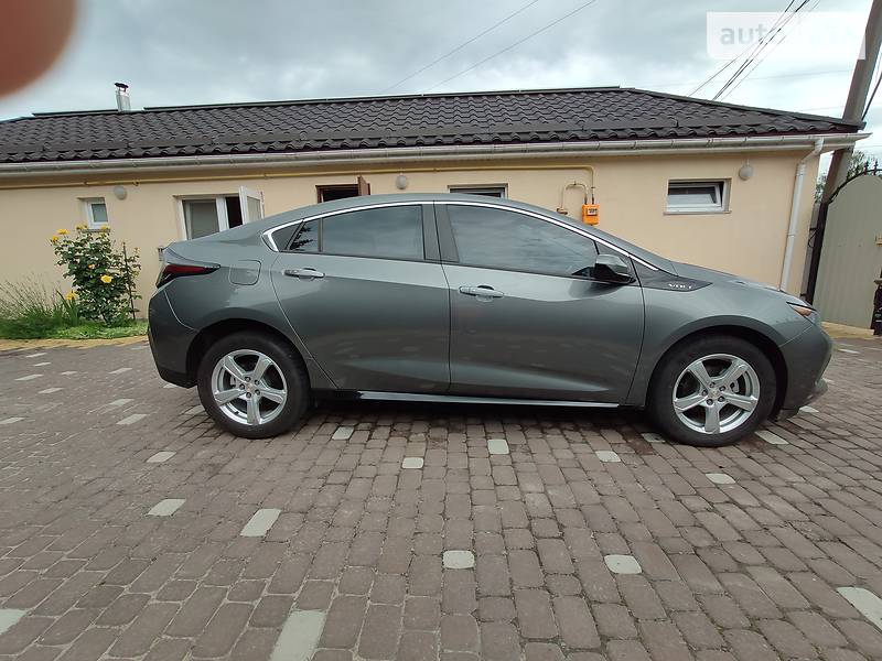 Хэтчбек Chevrolet Volt 2016 в Черкассах