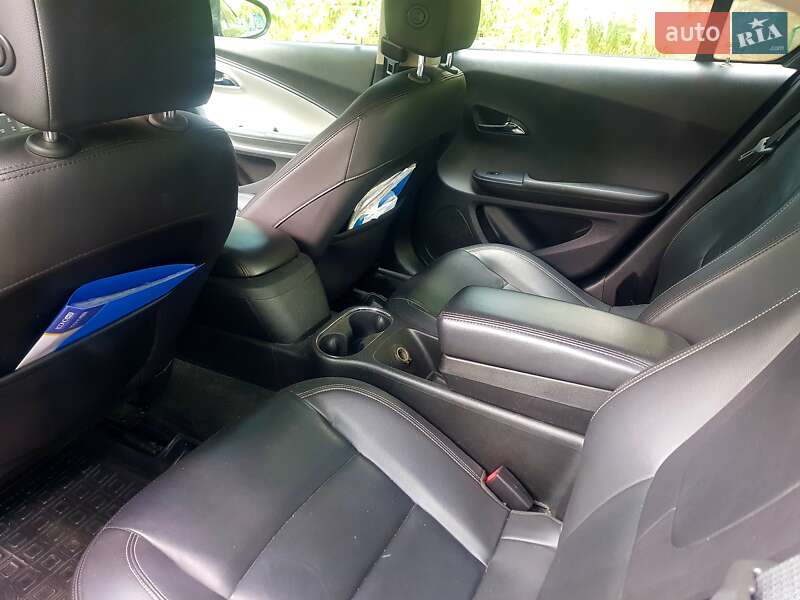 Хэтчбек Chevrolet Volt 2013 в Киеве фото 2 Хэтчбек Chevrolet Volt 2013 в Киеве