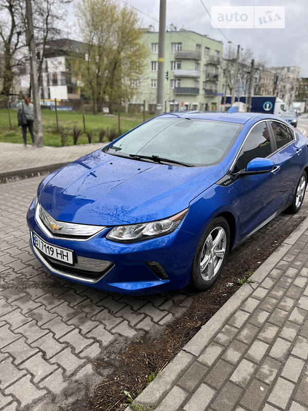 Лифтбек Chevrolet Volt 2016 в Львове