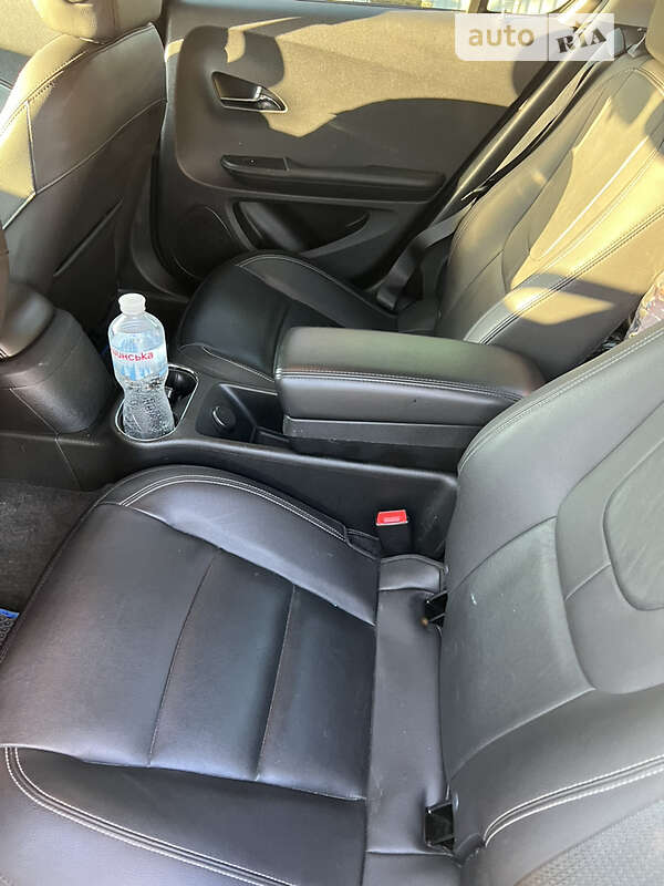 Хэтчбек Chevrolet Volt 2013 в Киеве