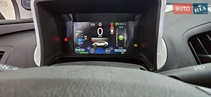 Хэтчбек Chevrolet Volt 2013 в Черновцах
