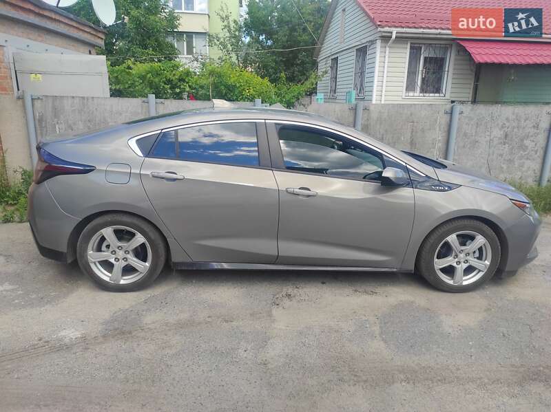 Хэтчбек Chevrolet Volt 2016 в Полтаве