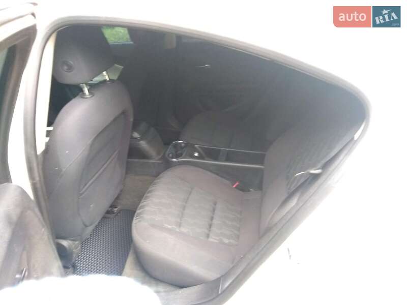 Хетчбек Chevrolet Volt 2013 в Кропивницькому фото 8 Хетчбек Chevrolet Volt 2013 в Кропивницькому