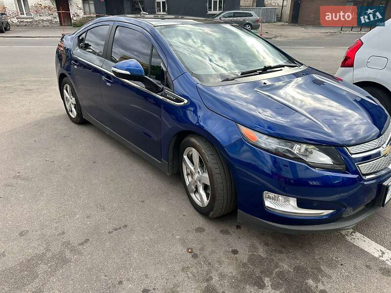 Хэтчбек Chevrolet Volt 2012 в Киеве