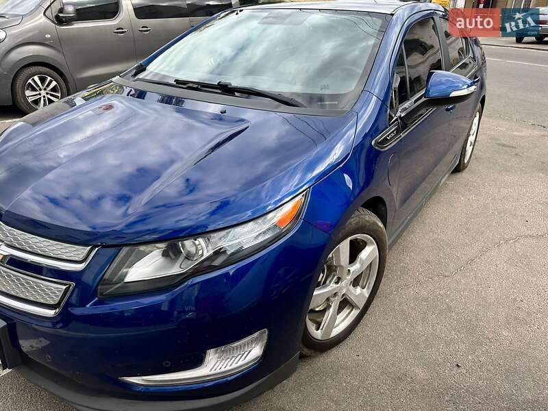 Хэтчбек Chevrolet Volt 2012 в Киеве