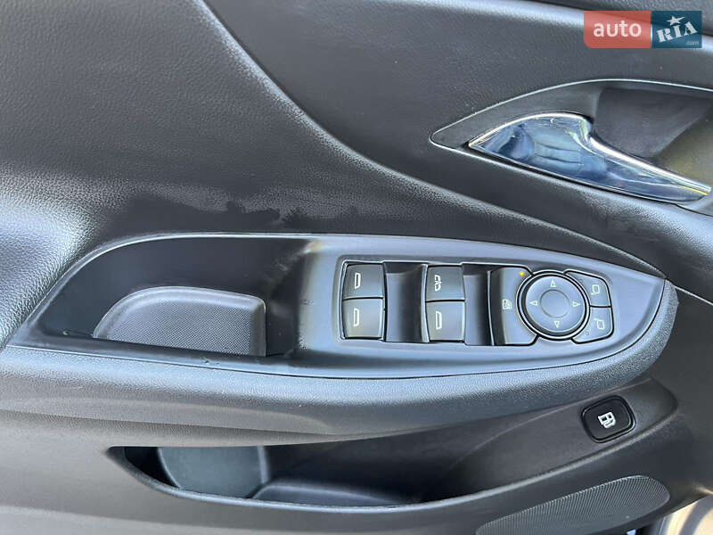 Хетчбек Chevrolet Volt 2017 в Чернівцях