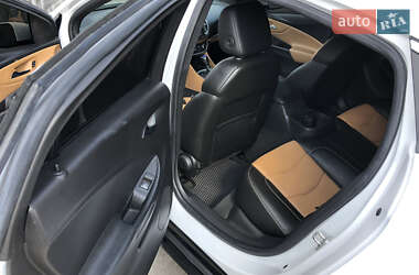 Хэтчбек Chevrolet Volt 2015 в Киеве