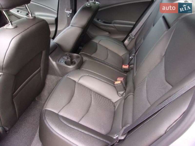 Хэтчбек Chevrolet Volt 2016 в Тернополе