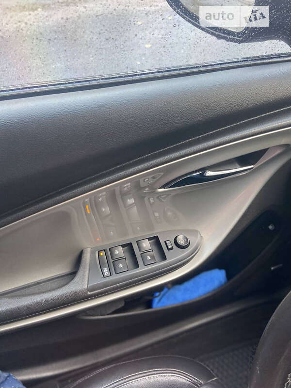 Хэтчбек Chevrolet Volt 2015 в Николаеве