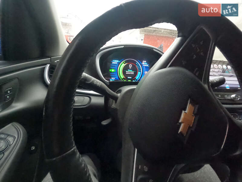 Хэтчбек Chevrolet Volt 2016 в Киеве