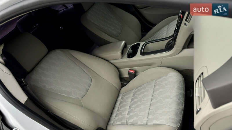 Хетчбек Chevrolet Volt 2013 в Умані