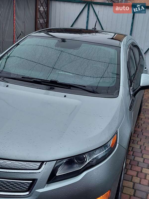 Хэтчбек Chevrolet Volt 2011 в Кропивницком