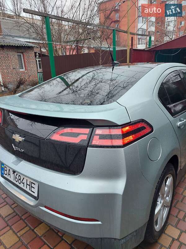 Хэтчбек Chevrolet Volt 2011 в Кропивницком