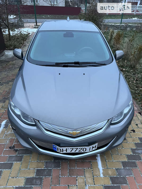 Хэтчбек Chevrolet Volt 2017 в Умани