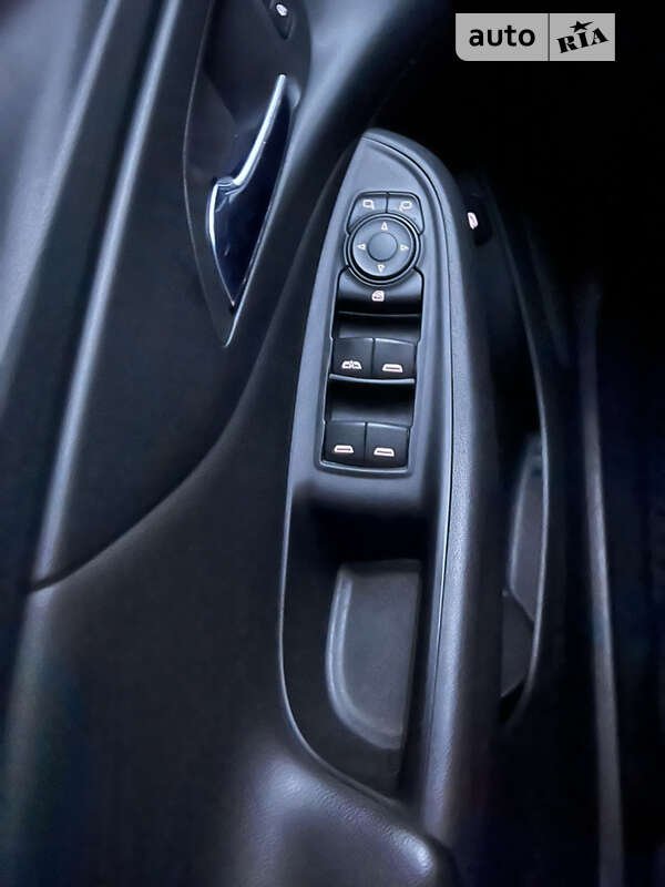 Хэтчбек Chevrolet Volt 2017 в Умани