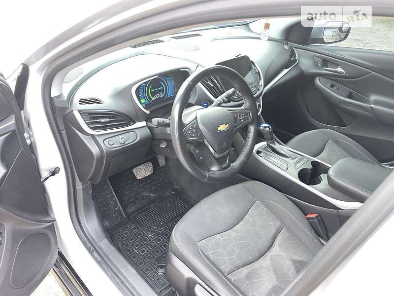 Хэтчбек Chevrolet Volt 2016 в Кременчуге