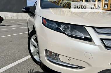 Хэтчбек Chevrolet Volt 2014 в Киеве