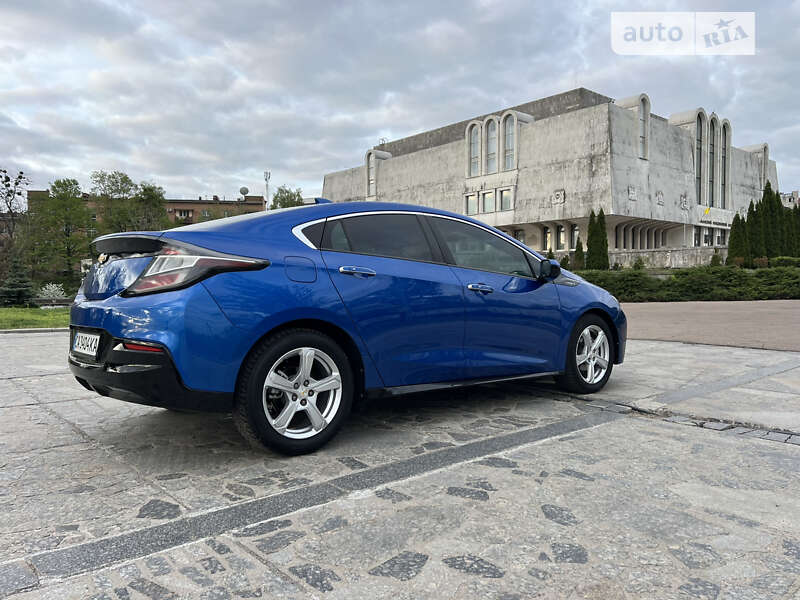 Хэтчбек Chevrolet Volt 2016 в Киеве