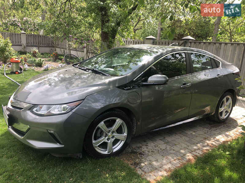 Хэтчбек Chevrolet Volt 2015 в Киеве