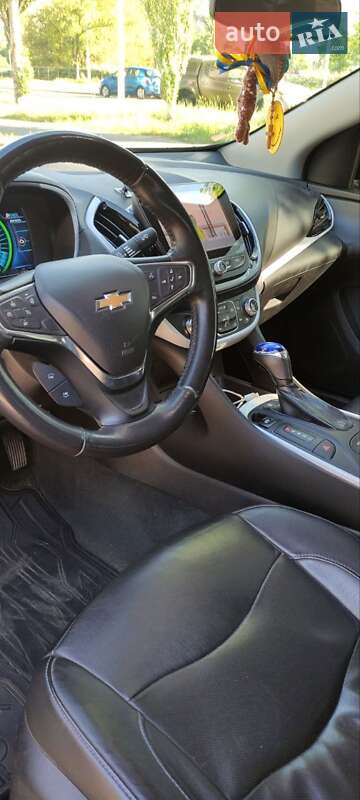 Хэтчбек Chevrolet Volt 2016 в Киеве