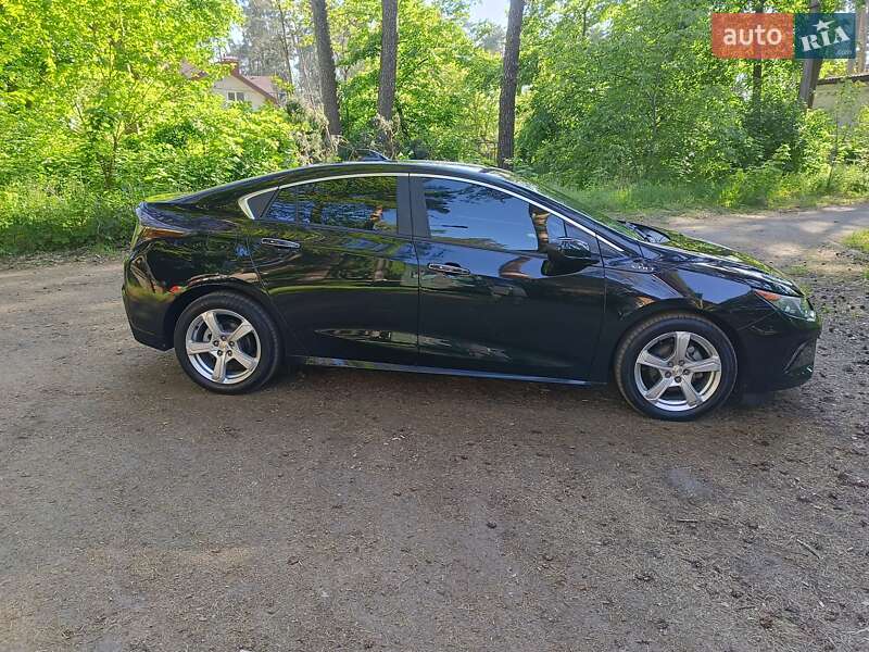 Хэтчбек Chevrolet Volt 2017 в Киеве