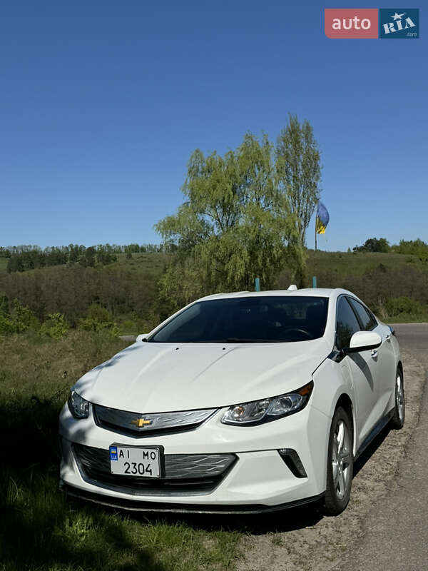 Хэтчбек Chevrolet Volt 2016 в Киеве