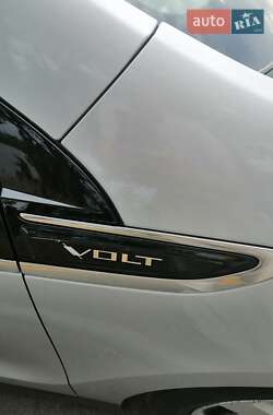 Хэтчбек Chevrolet Volt 2013 в 