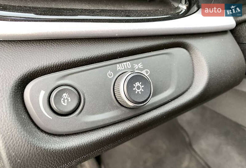 Хэтчбек Chevrolet Volt 2018 в Киеве