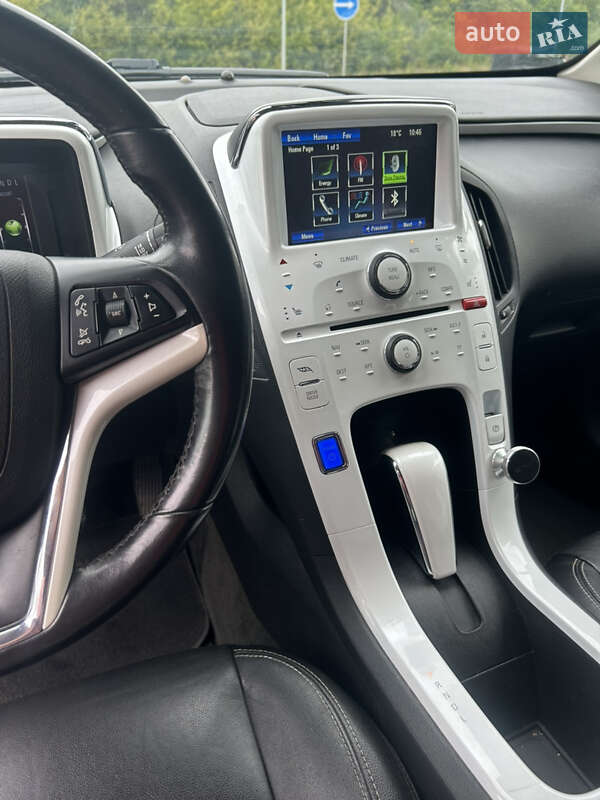 Хэтчбек Chevrolet Volt 2013 в Киеве