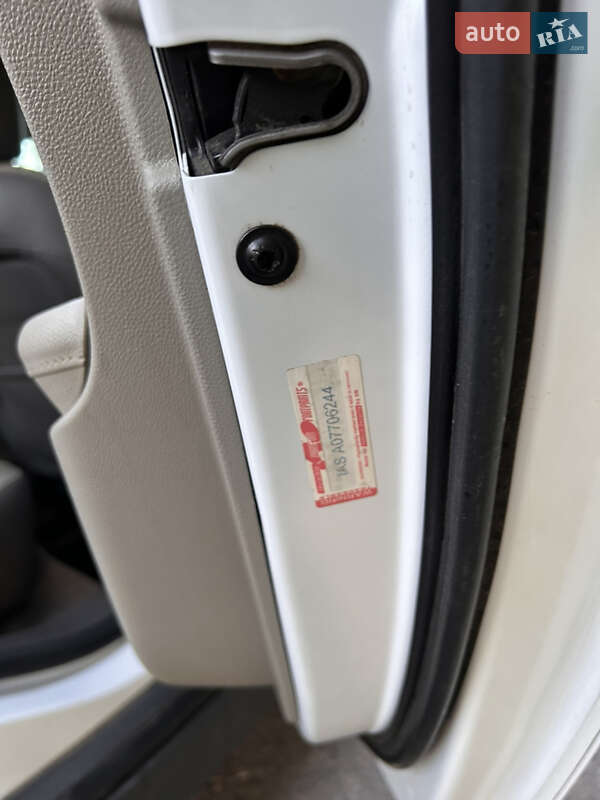 Хэтчбек Chevrolet Volt 2012 в Ильинцах