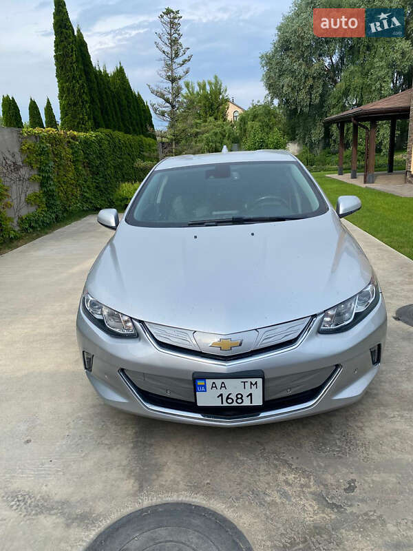 Хэтчбек Chevrolet Volt 2016 в Киеве