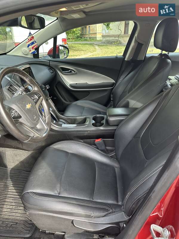 Хэтчбек Chevrolet Volt 2014 в Киеве