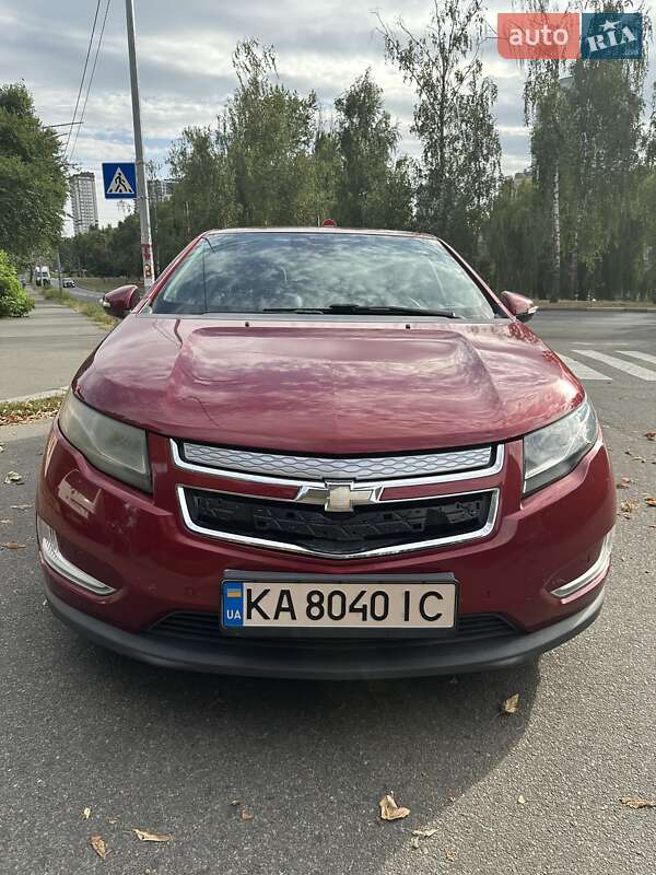 Хэтчбек Chevrolet Volt 2014 в Киеве