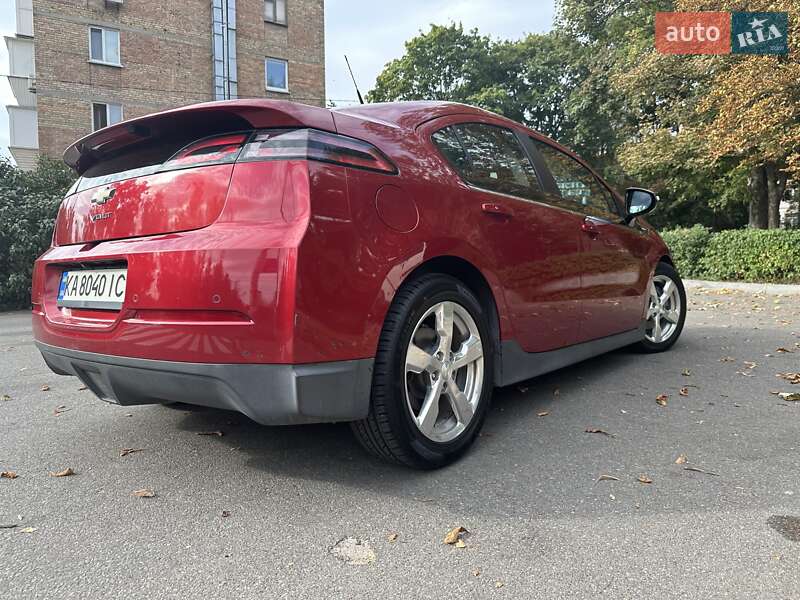 Хэтчбек Chevrolet Volt 2014 в Киеве
