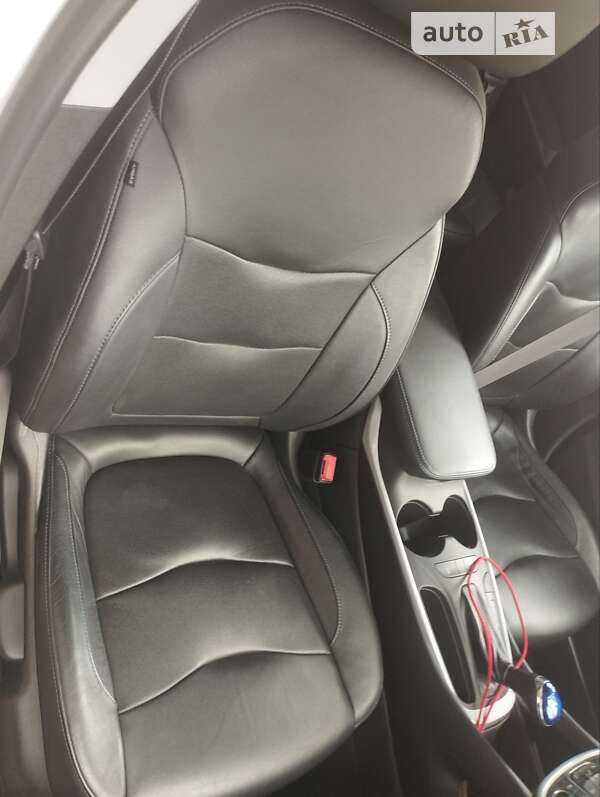 Хэтчбек Chevrolet Volt 2015 в Черкассах фото 40 Хэтчбек Chevrolet Volt 2015 в Черкассах