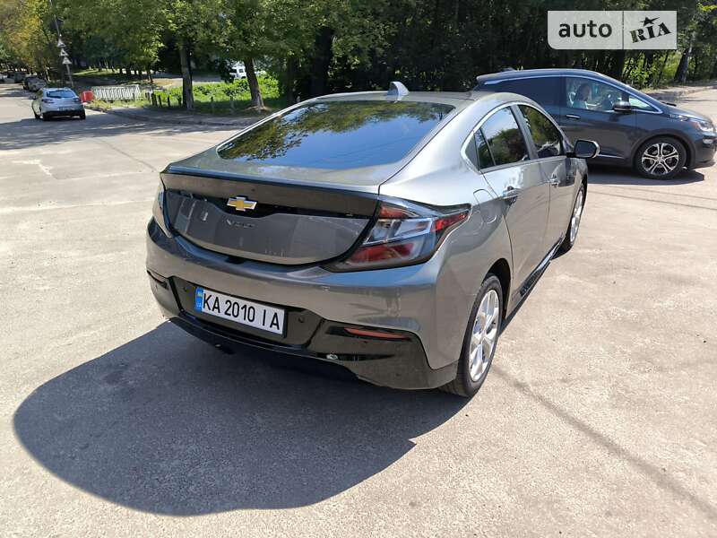Хэтчбек Chevrolet Volt 2017 в Киеве