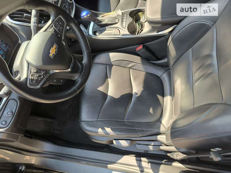 Хэтчбек Chevrolet Volt 2017 в Киеве