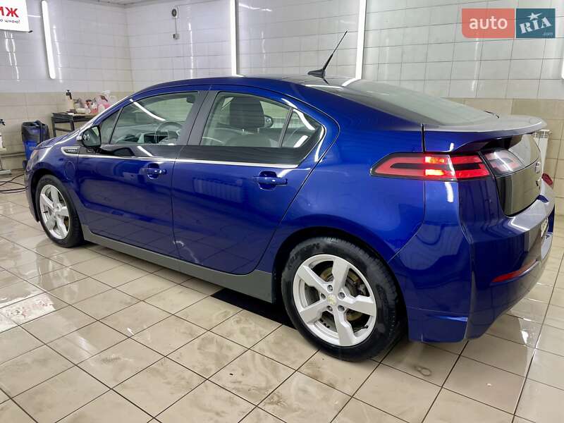 Хэтчбек Chevrolet Volt 2013 в Сумах