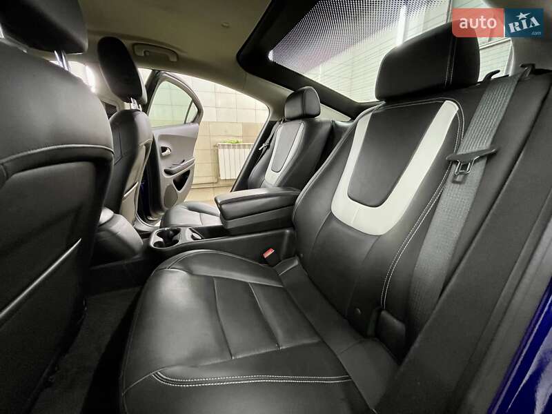 Хэтчбек Chevrolet Volt 2013 в Сумах