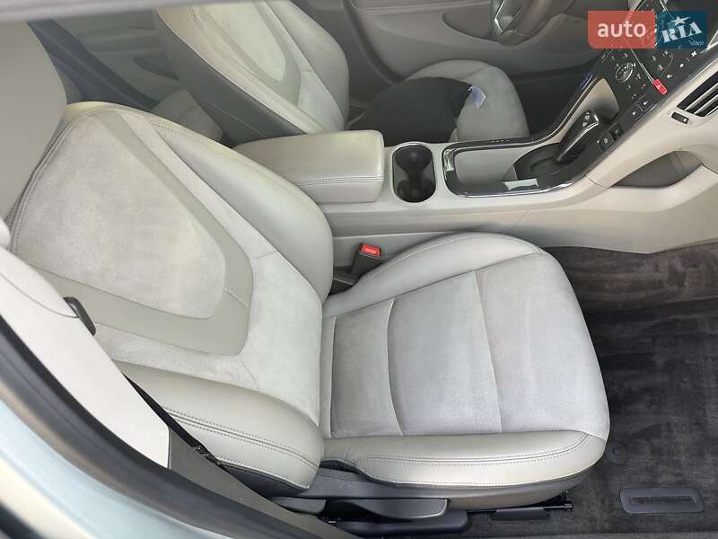 Хэтчбек Chevrolet Volt 2013 в Сумах