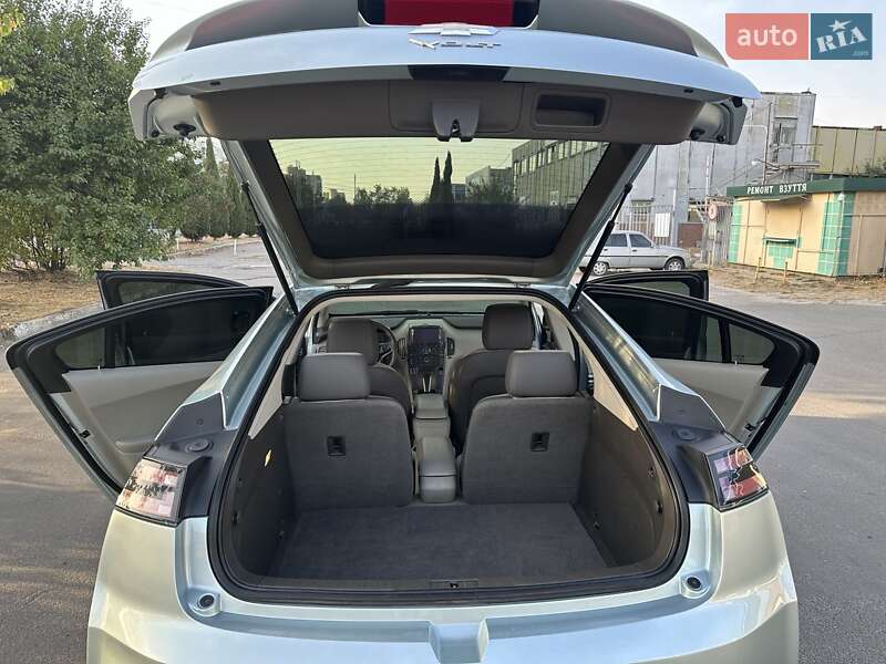 Хэтчбек Chevrolet Volt 2013 в Сумах