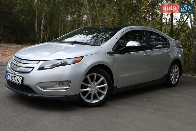 Хэтчбек Chevrolet Volt 2011 в Чернигове