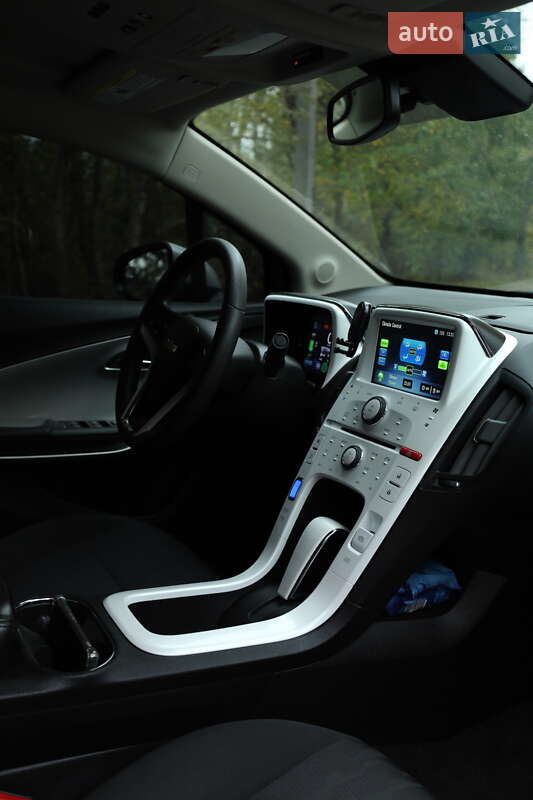 Хэтчбек Chevrolet Volt 2011 в Чернигове