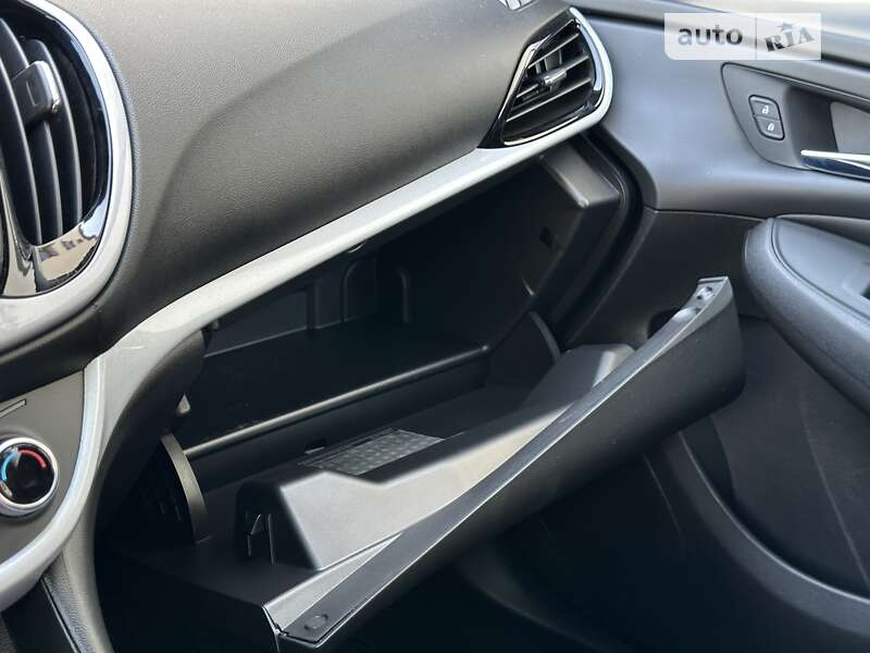 Хэтчбек Chevrolet Volt 2017 в Киеве фото 10 Хэтчбек Chevrolet Volt 2017 в Киеве