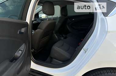 Хэтчбек Chevrolet Volt 2017 в Киеве